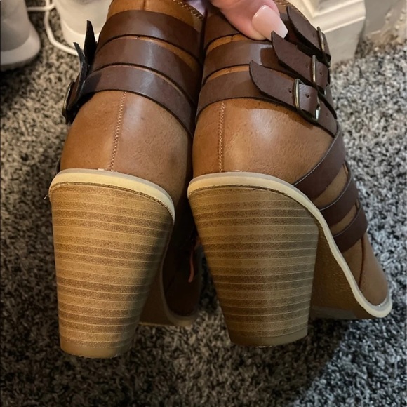 Booties - Picture 4 of 5